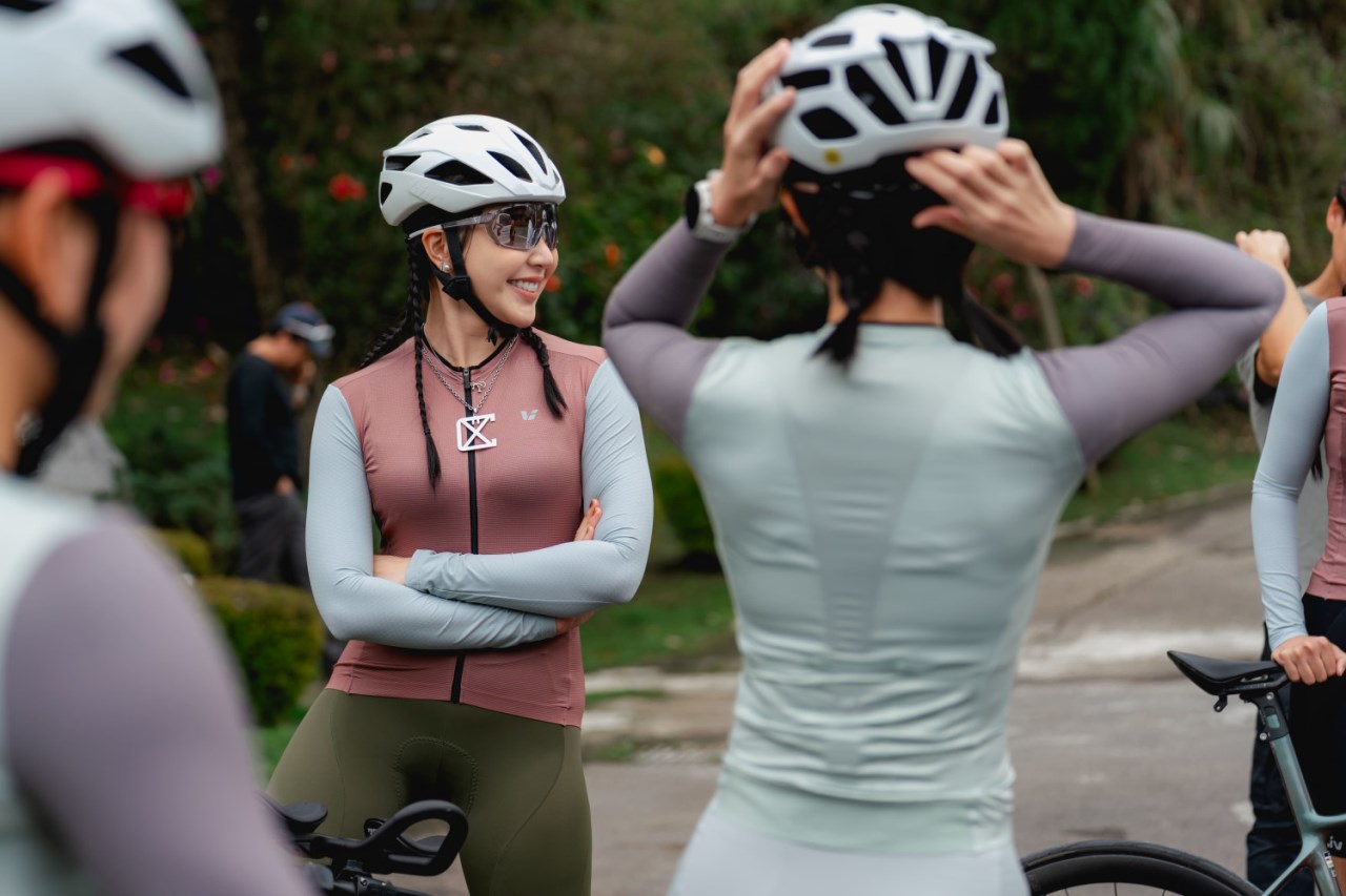 Liv Sporty 薄長袖車衣 - 淡雅綠/銀河灰袖、玫瑰棕/淡雅綠袖  2色可選