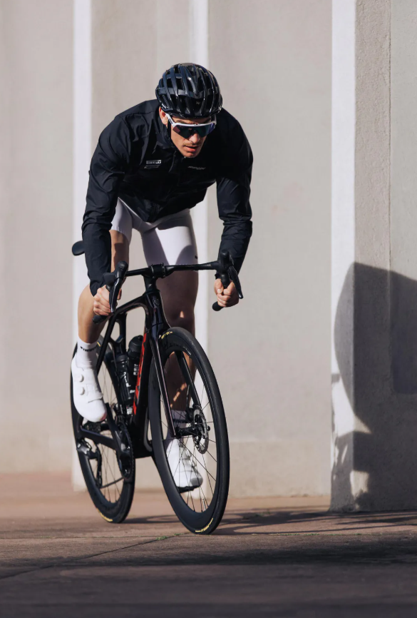 Santini 2025 PIRELLI 倍耐力運動俱樂部吊帶短褲 -白〔GIT墊〕