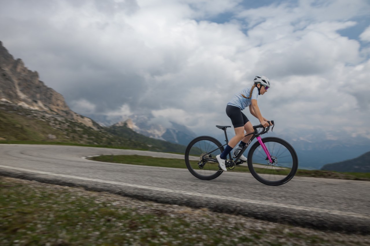 Liv 2026  Seek 1 青少年自行車 - Black Chrome 