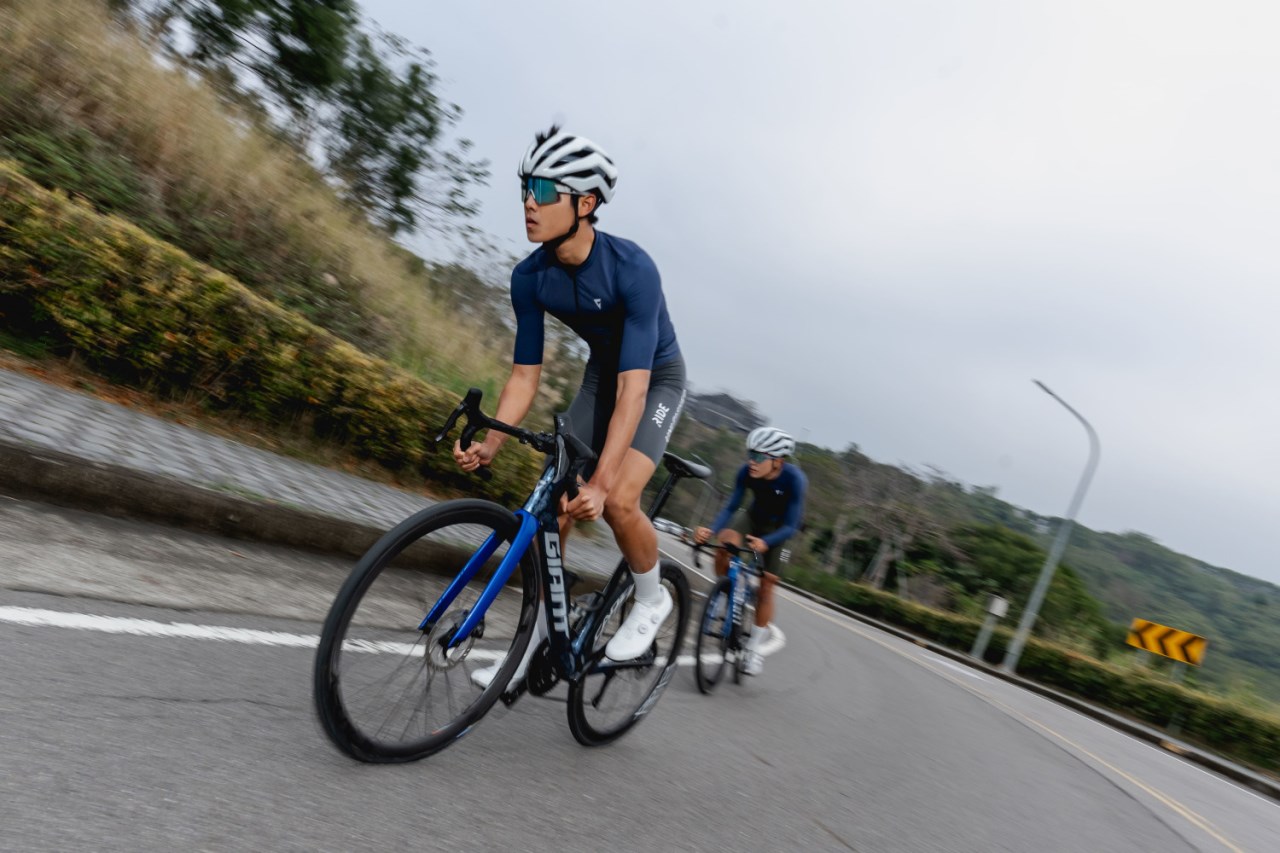 捷安特 GIANT Classic Fit 合身短版短袖車衣  - 藍