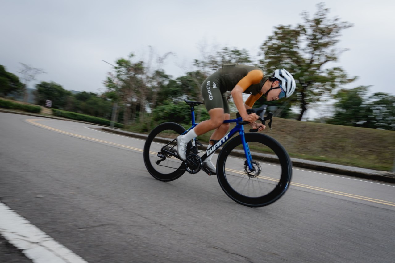 捷安特 GIANT Sporty 舒適型專業短袖車衣  - 橄欖綠/卡其袖、灰褐色/棕灰袖   2色可選