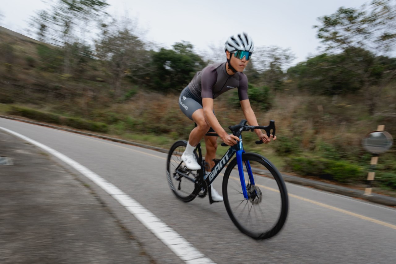 捷安特 GIANT Sporty 舒適型專業短袖車衣  - 橄欖綠/卡其袖、灰褐色/棕灰袖   2色可選